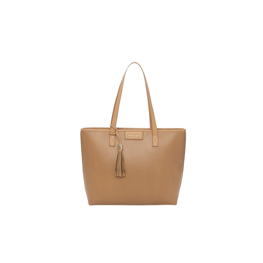 A Bolsa Feminina Rafitthy Tote Estampa Banoffee Creme traz um toque suave e sofisticado ao seu visual. Com medidas de 32x30x22 cm e material sintético de alta qualidade, oferece um espaço interno amplo e alças confortáveis para o dia a dia. A estampa em tons de banoffee creme é ideal para quem busca elegância com praticidade.