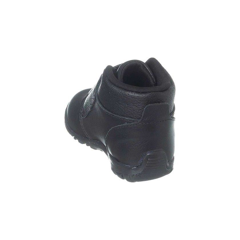 Na imagem temos uma linda bota infantil na cor preta com calce fácil e prático através de velcro.