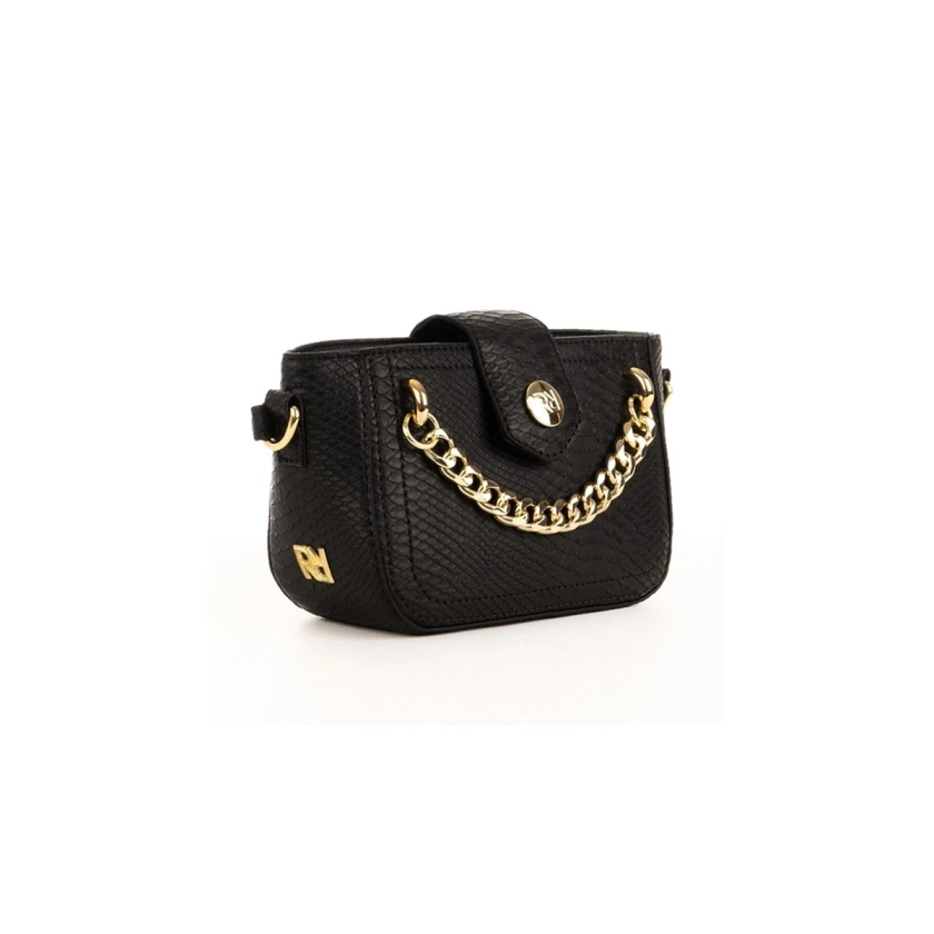 A mini bolsa feminina Rafitthy na cor preta é uma peça encantadora e altamente funcional, oferecendo tanto estilo quanto praticidade. Com suas dimensões compactas, é perfeita para transportar apenas o essencial, como celular, carteira e chaves, mantendo-se discreta e leve. Seu tamanho ideal a torna uma escolha versátil, adequada para uma variedade de ocasiões, desde eventos sociais até passeios casuais. Além disso, os detalhes em corrente dourada adicionam um toque de sofisticação ao seu design, elevando instantaneamente qualquer visual. Assim, esta mini bolsa é não apenas uma adição elegante ao seu guarda-roupa, mas também uma solução prática para manter seus itens essenciais organizados e ao alcance das mãos.