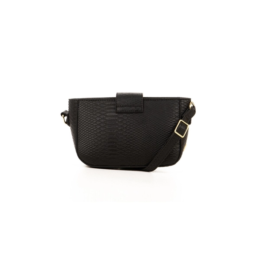 A mini bolsa feminina Rafitthy na cor preta é uma peça encantadora e altamente funcional, oferecendo tanto estilo quanto praticidade. Com suas dimensões compactas, é perfeita para transportar apenas o essencial, como celular, carteira e chaves, mantendo-se discreta e leve. Seu tamanho ideal a torna uma escolha versátil, adequada para uma variedade de ocasiões, desde eventos sociais até passeios casuais. Além disso, os detalhes em corrente dourada adicionam um toque de sofisticação ao seu design, elevando instantaneamente qualquer visual. Assim, esta mini bolsa é não apenas uma adição elegante ao seu guarda-roupa, mas também uma solução prática para manter seus itens essenciais organizados e ao alcance das mãos.