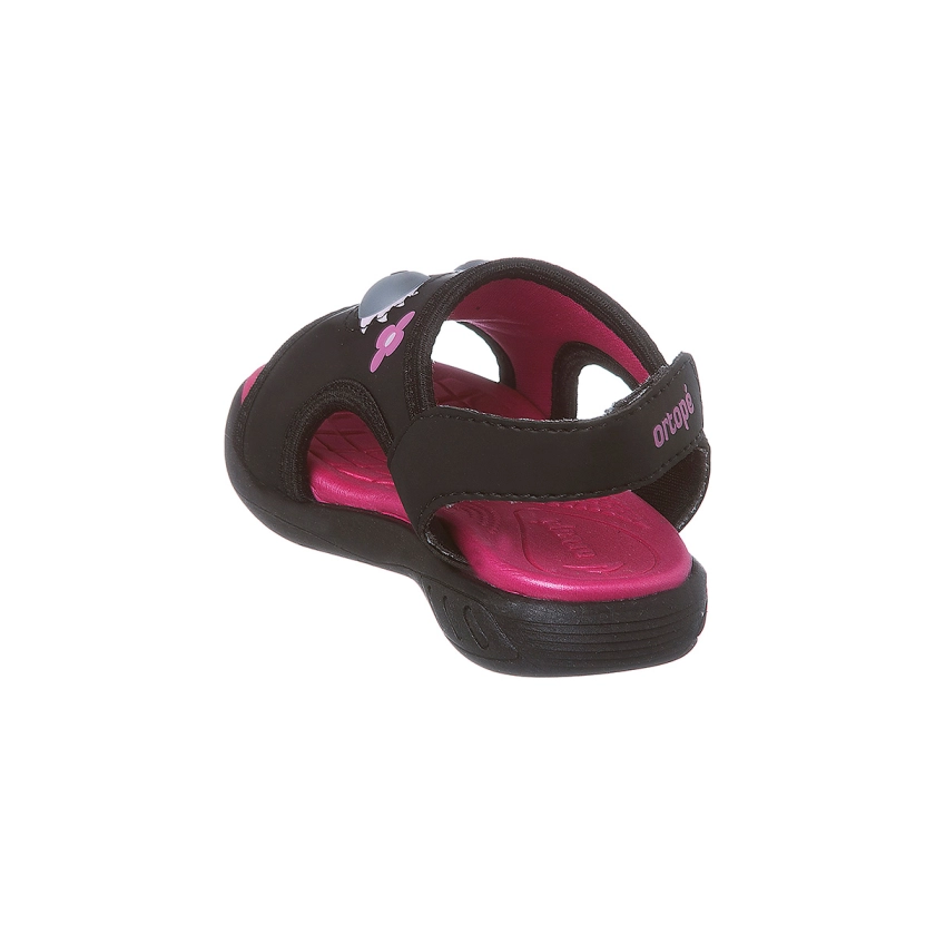 Na imagem temos uma linda sandália de led infantil feminina Ortopé com estampa de monstrinho nas cores preto e pink.