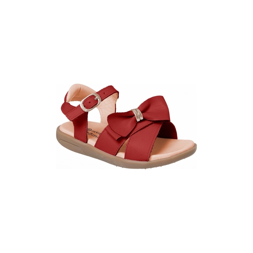 A Sandália Infantil Feminina Ortopé Autêntica Couro Vermelho é um calçado encantador, projetado especificamente para os pés delicados das crianças. Feita em couro autêntico, oferece durabilidade e conforto superior. Seu design em rosa bebê traz um toque de fofura e elegância, adornado com um laço delicado, ideal para complementar qualquer look infantil. A sandália possui fecho em fivela com pino, garantindo um ajuste seguro e personalizado.