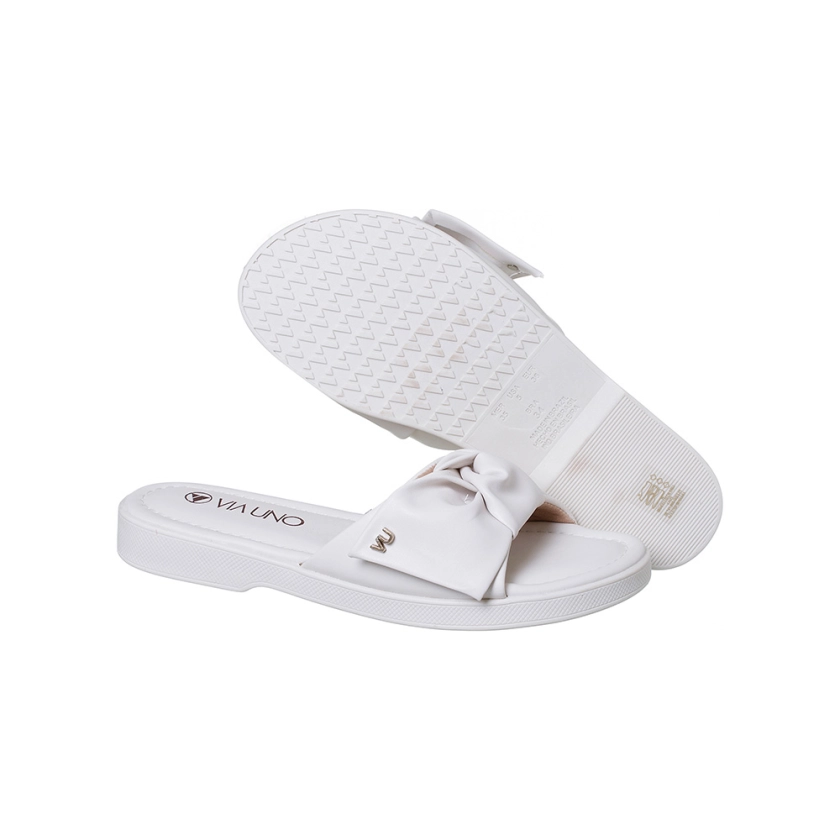 Na imagem temos uma linda Rasteirinha Via Uno na Cor Off White com um lindo laço que trás todo charme para o calçado