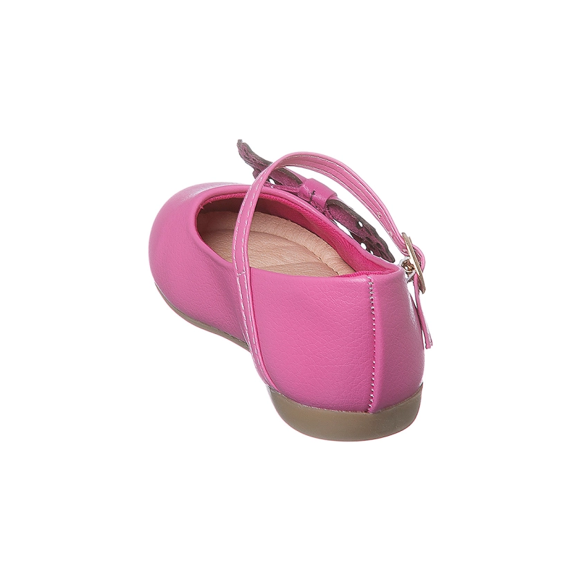 Na imagem temos uma linda sapatilha infantil Ortopé na cor pink com detalhe em laço com flores. Calce através de fivela com pino.