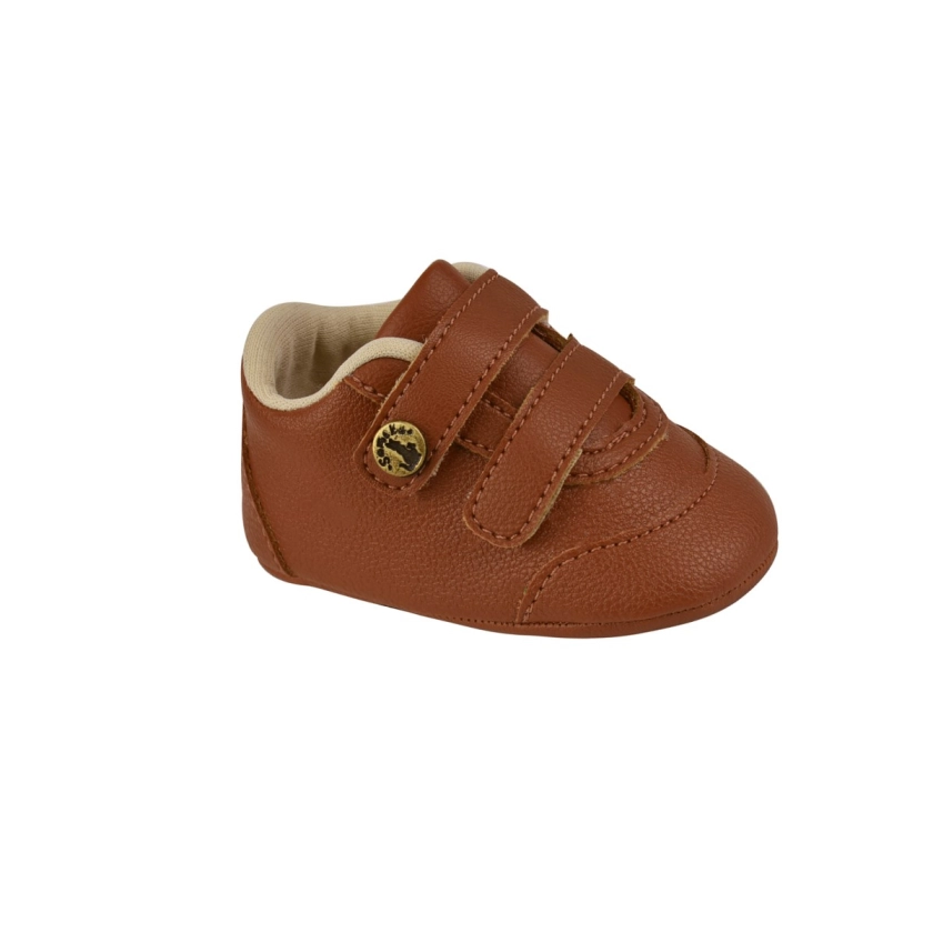 Sapatinho RN Masculino Sameka Fecho Duplo Caramelo: segurança e conforto para recém-nascidos, com fecho duplo em velcro para facilitar o calçar. Forro macio e espuma interna que protegem o calcanhar. Design elegante em preto, perfeito para qualquer ocasião