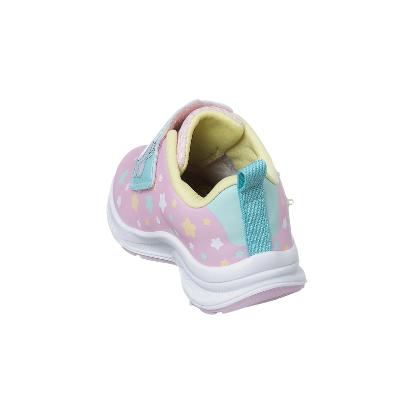 Na imagem temos um lindo tênis de led infantil feminino Ortopé na cor rosa, com estampa de unicórnio e luz de led aplicadas no cabedal.