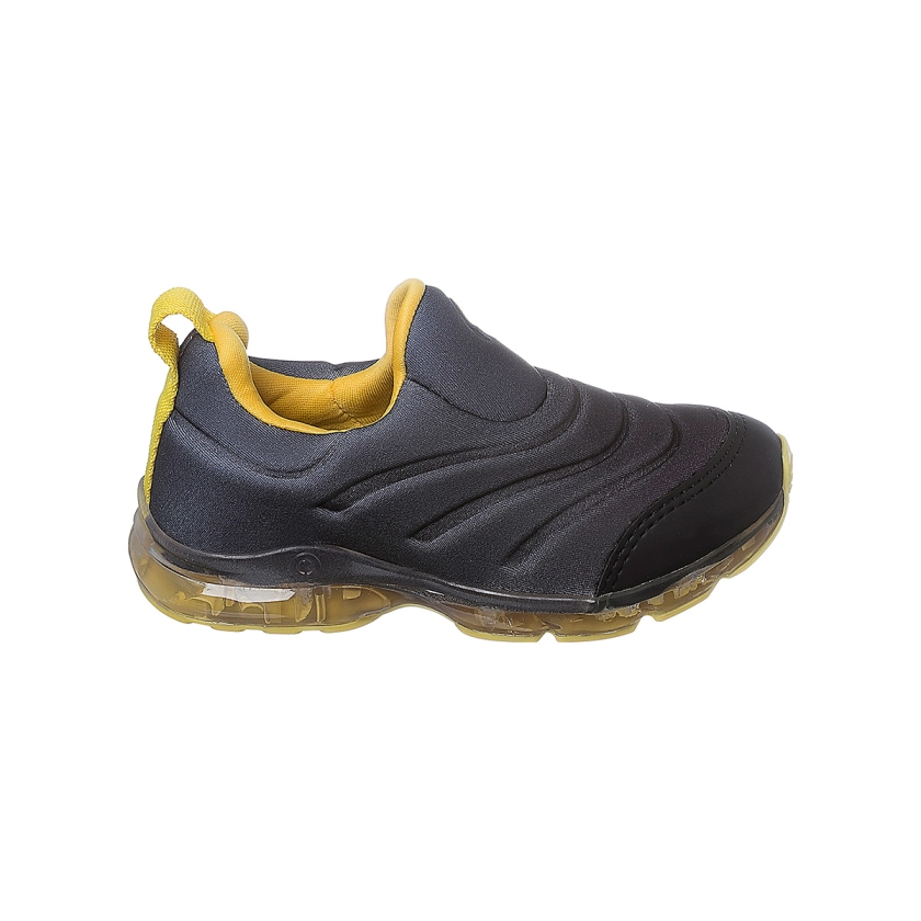 Na imagem temos um lindo tênis de led infantil masculino Ortopé calce fácil nas cores preto e amarelo.