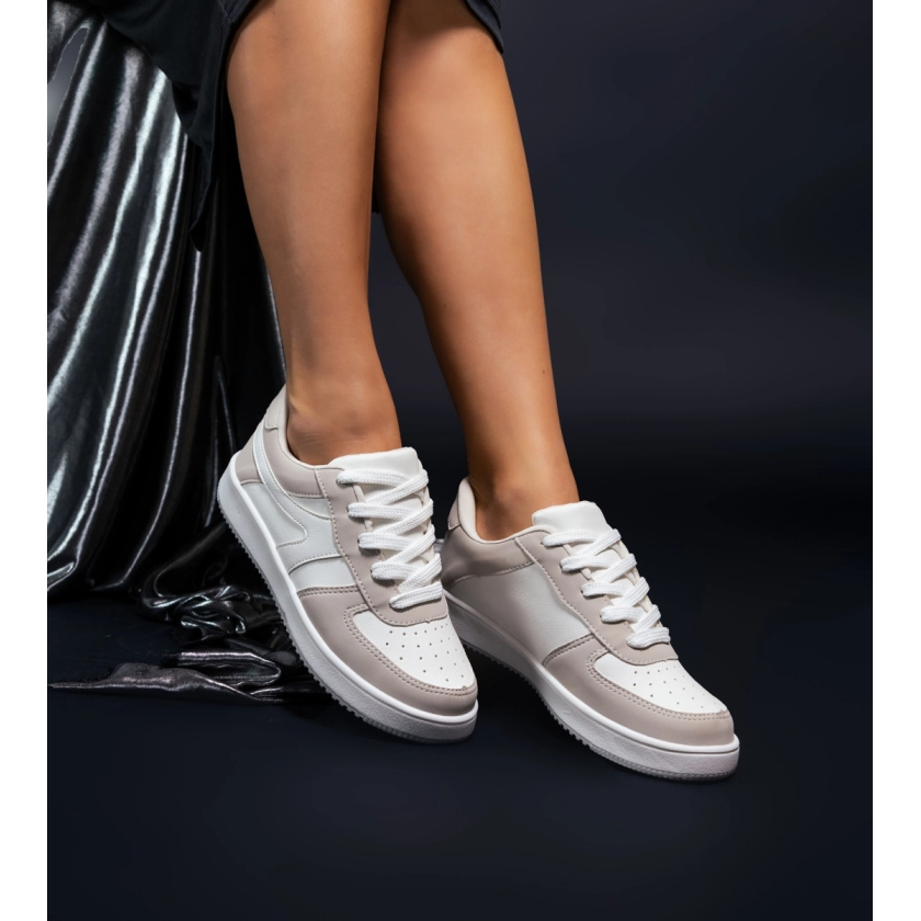 Na imagem temos o lindo tênis feminino Dijean flatform nas cores branco e cinza fechamento em cadarço.
