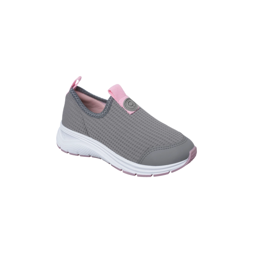 Nessa foto, temos um encantador Tênis Flex Run Grafite Rosa, um modelo Calce Fácil que une estilo e conforto para as pequenas exploradoras. Confeccionado em tecido polímero, este calçado apresenta características premium, proporcionando durabilidade e suavidade. Com a palmilha Gravidade Zero, cada passo é uma experiência suave, absorvendo impactos para o conforto dos pezinhos. A sola em TR emborrachado garante aderência e segurança, ideal para as brincadeiras diárias. O forro com espuma completa o conjunto, oferecendo suavidade interna para manter os pezinhos aconchegados. Com o prático sistema Calce Fácil, este Tênis Flex Run Grafite Rosa torna o dia a dia ainda mais conveniente para as pequenas. Invista no estilo e na qualidade para as pequenas exploradoras com este calçado funcional e moderno.