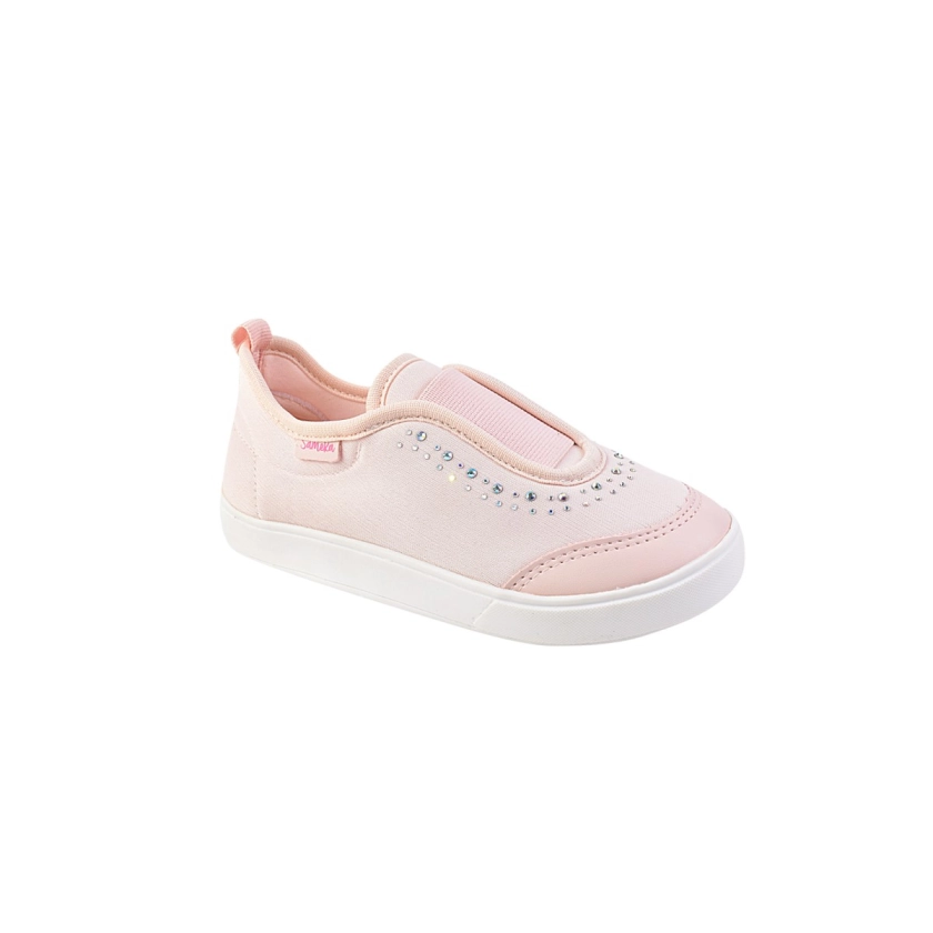 Na imagem temos um lindo tênis na cor rosa bebê com detalhes em strass que deixa o tênis super fofo e delicado além de todo conforto que ele oferece