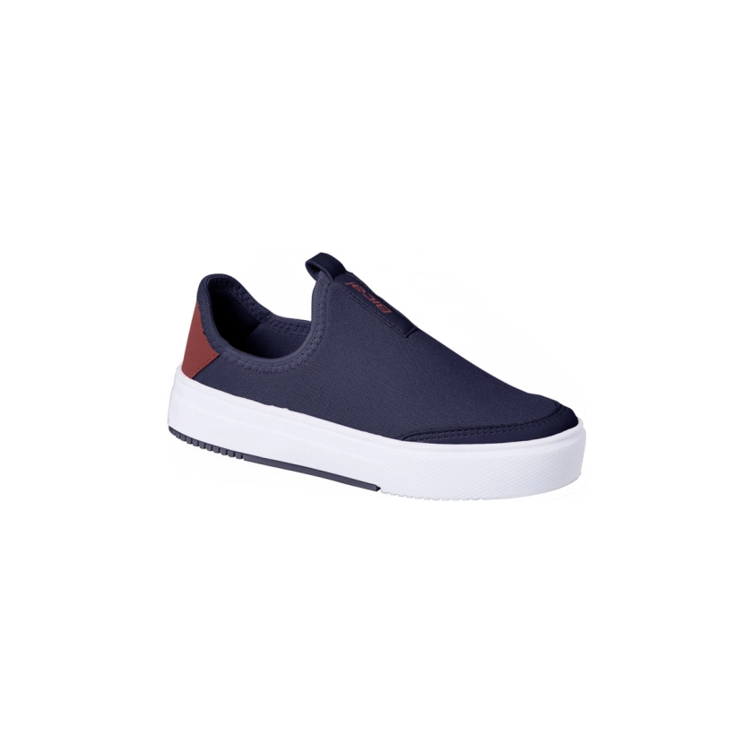 Na foto, apresentamos um adorável Tênis Infantil Masculino Bical Street na combinação de cores marinho e vermelho. Este calçado une estilo e conforto em cada detalhe, com um cabedal resistente em polímero, ideal para diversas ocasiões. O solado TR emborrachado proporciona aderência e estabilidade, enquanto a palmilha em EVA garante máximo conforto. Com calce fácil, é perfeito para os pequenos exploradores. Adquira o Tênis Infantil Masculino Bical Street Marinho Vermelho e proporcione uma experiência única de moda e diversão para os pequenos.