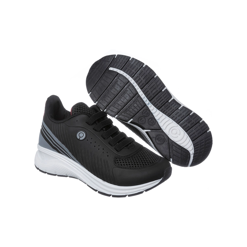 Na imagem temos um lindo tênis infantil masculino Ortopé na cor preta.