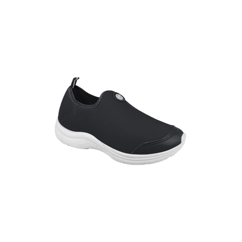  Apresentamos o tênis infantil masculino da linha Joy Comfy, uma fusão perfeita de estilo e conforto para os pequenos aventureiros. Nesta encantadora foto, destacamos o modelo calce fácil, projetado para simplificar a rotina dos pais na hora de vestir os pequenos. O cabedal, confeccionado em tecido helanca, oferece durabilidade e flexibilidade, garantindo liberdade de movimento durante as brincadeiras. As cores preto criam um design vibrante, adicionando energia ao visual e tornando-o irresistível para os pequenos fashionistas. A palmilha Gravidade Zero, com memória de expansão, proporciona uma experiência única de conforto. Sua capacidade de absorção de impactos é ideal para os momentos cheios de energia, protegendo os pés das crianças durante suas jornadas diárias. O forro em espuma acrescenta uma camada extra de maciez e suavidade, garantindo um ajuste aconchegante. Este tênis não apenas complementa o estilo dos pequenos, mas também cuida do conforto de seus pezinhos. Capture a alegria e vitalidade de seus filhos com este tênis Joy Comfy, onde moda encontra funcionalidade. Uma escolha perfeita para acompanhar cada passo na jornada colorida da infância. Seja no parque, na escola ou em casa, este tênis é a combinação ideal de praticidade e estilo, garantindo sorrisos em cada movimento.