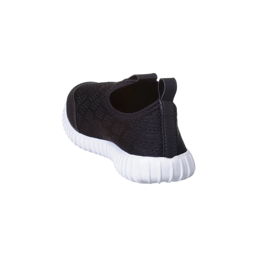 Na imagem, temos um lindo tênis infantil masculino Ortopé Like preto. Este calçado destaca-se pelo seu design slip-on, que facilita o calce e a retirada, tornando-o perfeito para a rotina das crianças. O cabedal é confeccionado em tecido polímero, proporcionando conforto e ventilação, além de um visual moderno e versátil. O solado é feito de TR emborrachado, garantindo durabilidade e aderência ao caminhar, o que é ideal para crianças ativas, oferecendo segurança e estabilidade em diversas superfícies. Um detalhe em verde neon na parte interna adiciona um toque de cor e estilo. Este tênis é ideal para o dia a dia, atividades escolares e momentos de lazer, combinando conforto e praticidade com um visual estiloso. A marca Ortopé, reconhecida pela qualidade e inovação em calçados infantis, assegura que os pés dos pequenos estejam sempre bem cuidados.