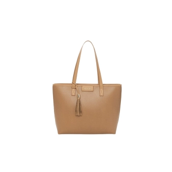A Bolsa Feminina Rafitthy Tote Estampa Banoffee Creme traz um toque suave e sofisticado ao seu visual. Com medidas de 32x30x22 cm e material sintético de alta qualidade, oferece um espaço interno amplo e alças confortáveis para o dia a dia. A estampa em tons de banoffee creme é ideal para quem busca elegância com praticidade.