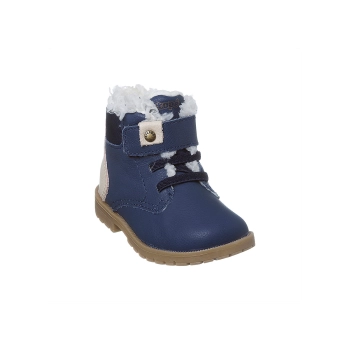 Na imagem temos um lindo coturno infantil masculino Ortopé feito em couro com forro quentinho em lã. Na cor azul marinho.