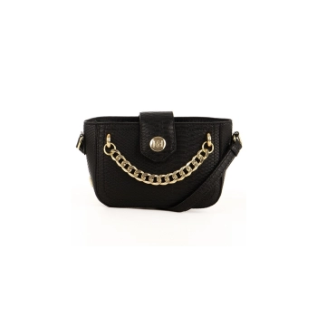 A mini bolsa feminina Rafitthy na cor preta é uma peça encantadora e altamente funcional, oferecendo tanto estilo quanto praticidade. Com suas dimensões compactas, é perfeita para transportar apenas o essencial, como celular, carteira e chaves, mantendo-se discreta e leve. Seu tamanho ideal a torna uma escolha versátil, adequada para uma variedade de ocasiões, desde eventos sociais até passeios casuais. Além disso, os detalhes em corrente dourada adicionam um toque de sofisticação ao seu design, elevando instantaneamente qualquer visual. Assim, esta mini bolsa é não apenas uma adição elegante ao seu guarda-roupa, mas também uma solução prática para manter seus itens essenciais organizados e ao alcance das mãos.