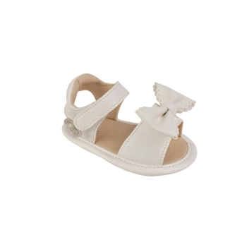 Sandália RN Feminina Sameka Laço Branco: conforto e charme para recém-nascidas, com fecho em velcro e palmilha macia. Detalhe encantador com laço branco.