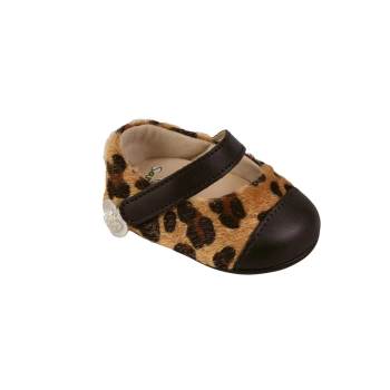 Sapatilha RN Feminina Sameka Oncinha Preto: conforto e estilo para recém-nascidas, com fecho em velcro, forro macio e design moderno de oncinha com detalhes em preto.