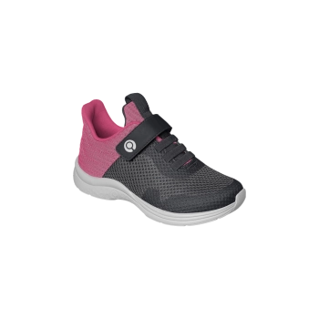 Na foto, temos um lindo Tênis Feminino Infantil Ortopé Joy Comfy Fita Aderente Preto Pink, perfeito para as aventuras diárias das crianças. Com detalhes em tecido e polímero, o elástico redondo no cabedal proporciona estilo e praticidade no calce. O forro em tecido com espuma e a palmilha Gravidade Zero garantem conforto, absorção de impactos e proteção contra fungos. O solado em EVA é leve e flexível. Com fechamento por fita aderente, é prático para os pequenos. Disponível nos tamanhos do 28 ao 36. Cuide desse calçado especial evitando alvejantes e lavagens em máquinas.