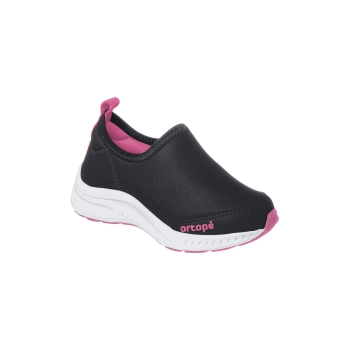 Na foto temos um lindo tênis Ortopé linha Dna Flex com calce fácil na cor preto com pink super confortável, macio, perfeito para a escola e brincadeiras do dia-dia