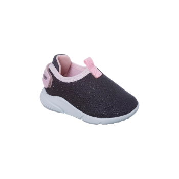 Na foto temos um lindo tênis Ortopé linha sport baby com o calce pratico e ajuste em fita aderente na parte traseira nas cores marinho e rosa 