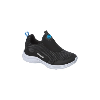 O Tênis Infantil Masculino Ortopé Joy Comfy Calce Fácil Preto é uma excelente escolha para os meninos. Com um design prático e moderno, este calçado é confeccionado em cabedal de tecido, proporcionando leveza e conforto aos pés. A palmilha Gravidade Zero oferece um suporte extra e absorção de impacto, garantindo conforto durante todo o dia de uso. Seu solado em EVA proporciona leveza e flexibilidade, além de uma pisada macia e confortável. O sistema de calce fácil torna o processo de vestir e tirar o tênis muito mais simples e rápido. Combinando o clássico preto, este tênis é uma opção versátil e estilosa para acompanhar os meninos em suas atividades diárias, seja na escola, nos passeios ou nas brincadeiras.