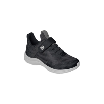 Na foto, apresentamos o encantador Tênis Masculino Infantil Ortopé Joy Comfy Fita Aderente Preto, uma escolha perfeita para acompanhar as crianças em suas animadas aventuras diárias. Este tênis, cuidadosamente projetado pela Ortopé, oferece estilo, conforto e praticidade, atendendo às diversas necessidades dos pezinhos em crescimento. O cabedal é confeccionado em tecido e polímero, proporcionando um design atraente com relevos e detalhes únicos. O elástico redondo aplicado no cabedal não só adiciona estilo, mas também facilita o calce. O forro em tecido, com uma espuma macia, assegura conforto a cada passo. A palmilha Gravidade Zero, com tecnologia espacial e memória de expansão, absorve impactos e mantém a pele protegida contra fungos e bactérias. O solado em EVA, além de super leve, é flexível e macio, oferecendo o suporte necessário para os movimentos ativos das crianças. O fechamento prático com fita aderente torna o calce rápido e simples, ideal para a rotina agitada dos pequenos exploradores. Além do design atraente e do conforto inigualável, o Tênis Ortopé Joy Comfy também vem com dicas valiosas de cuidado. Recomenda-se a limpeza apenas com pano úmido e sabão neutro, evitando o uso de alvejantes que possam danificar o calçado. É importante destacar que a lavagem na máquina não é aconselhável, garantindo a durabilidade e a integridade do tênis infantil. Em resumo, o Tênis Masculino Infantil Ortopé Joy Comfy é a escolha ideal para garantir que as crianças estejam não apenas na moda, mas também confortáveis e seguras durante suas brincadeiras e atividades do dia a dia.